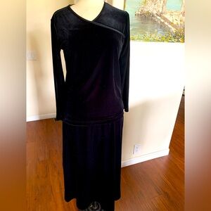 Elegant Talbots 2 piece black velvet skirt and top, in excellent condition